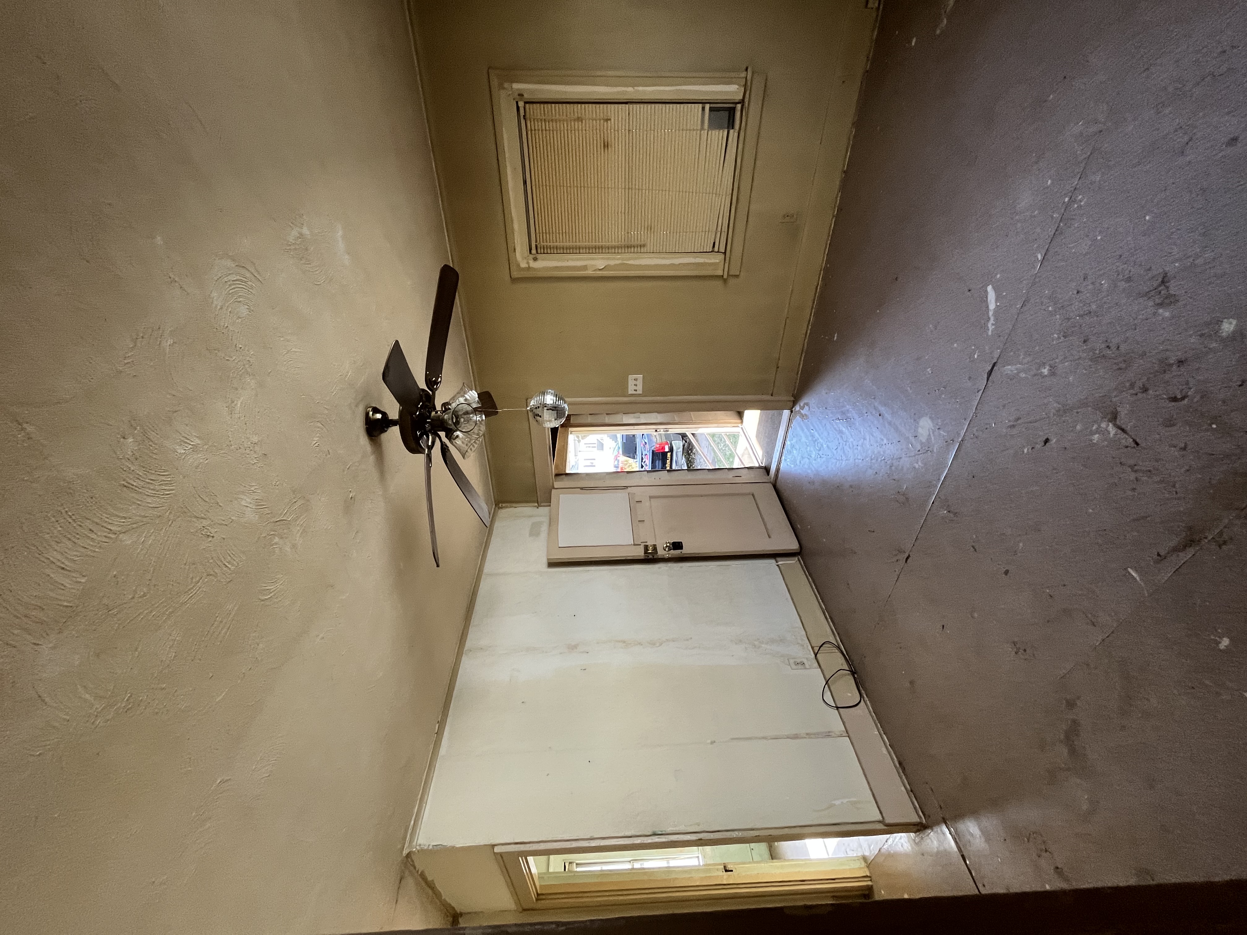 2214 N Linsley Ct Peoria IL 61604