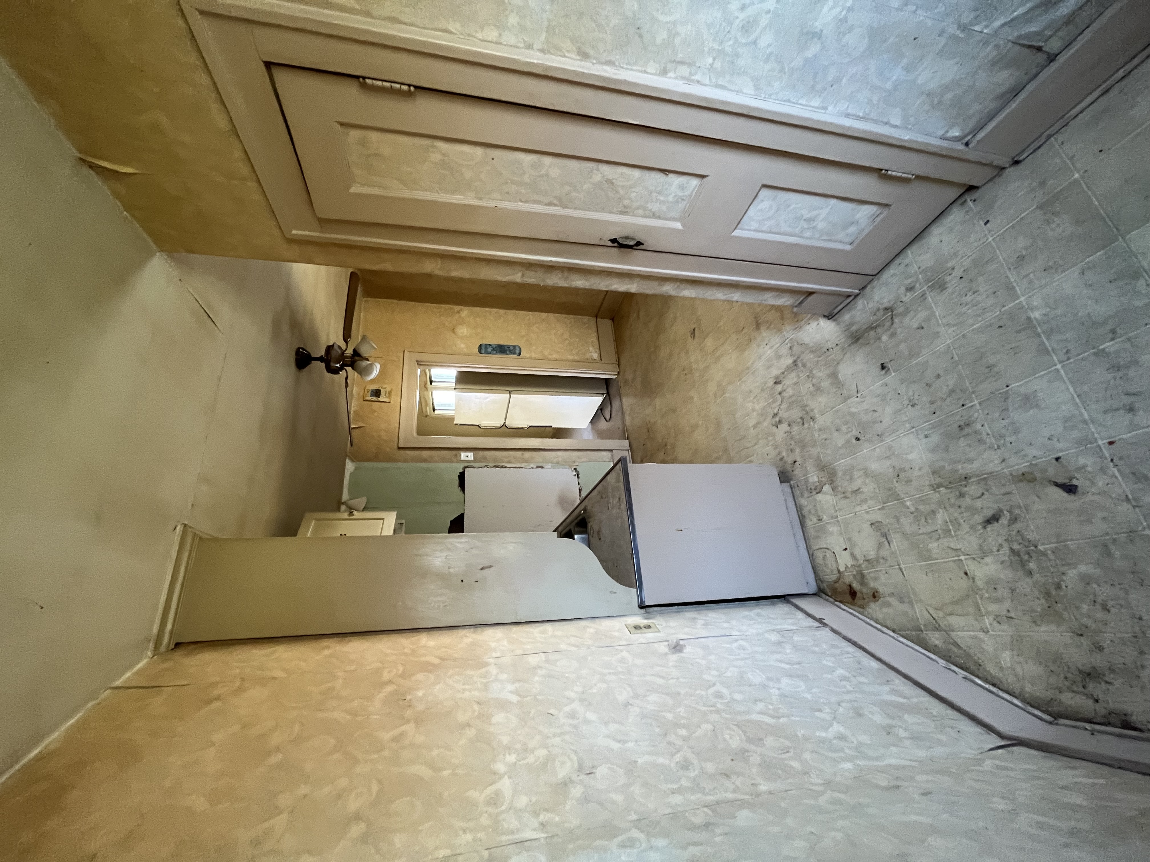 2214 N Linsley Ct Peoria IL 61604