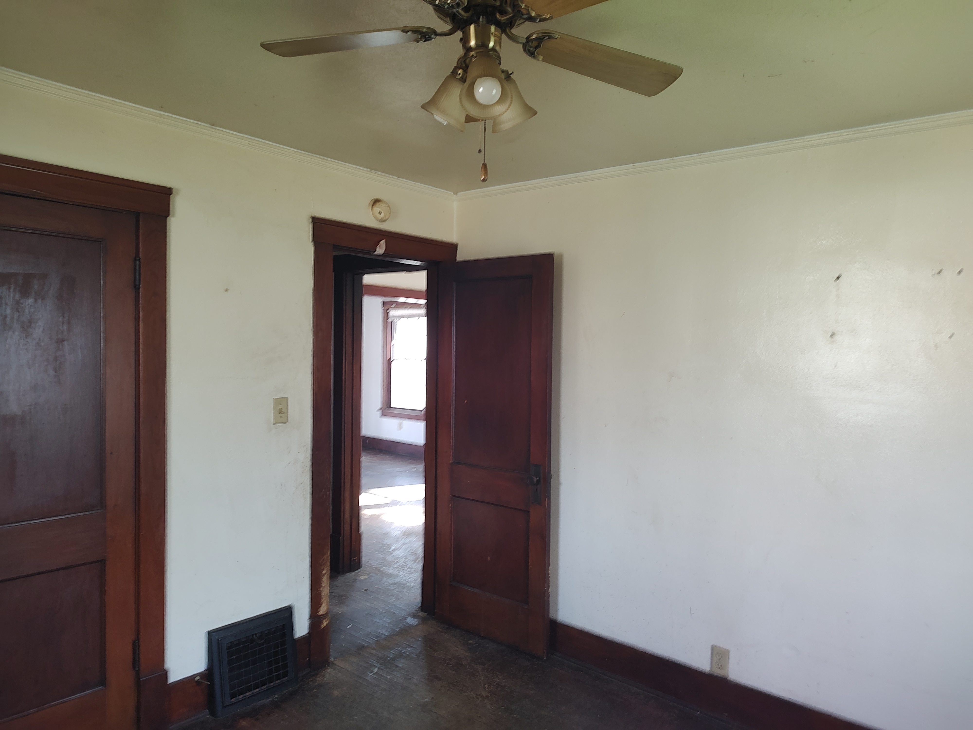 1828 W Latrobe St Peoria IL 61605