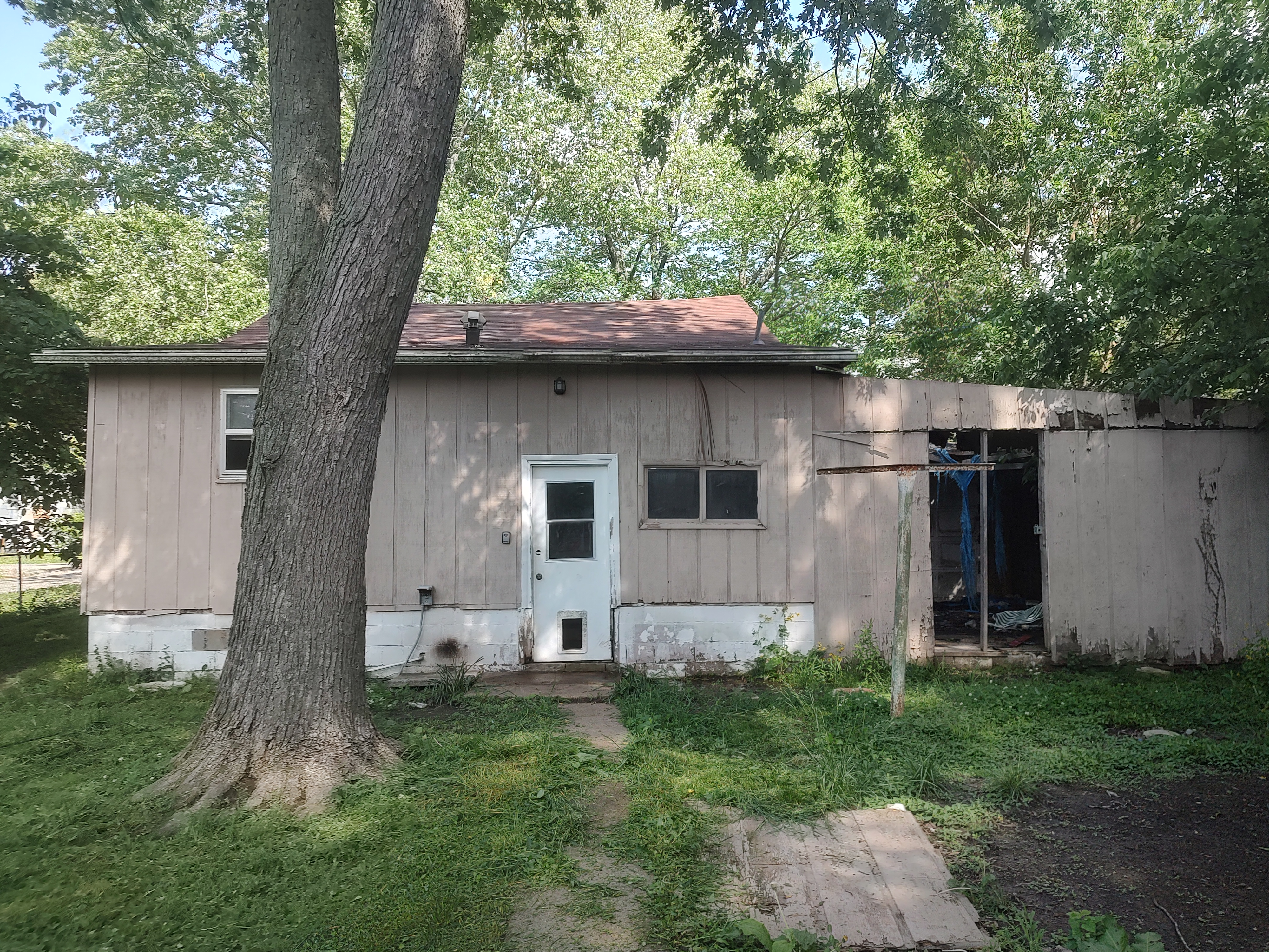 909 Fairland Street Benton IL 62812