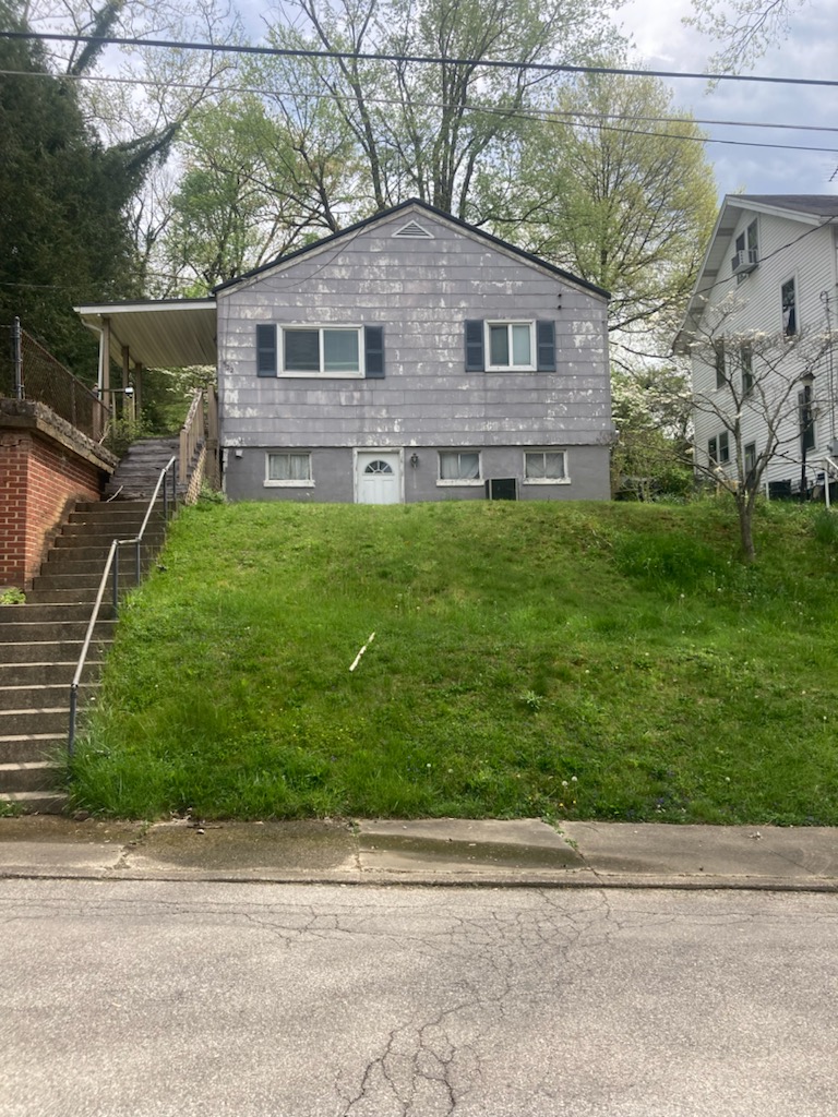922 Greendale Dr Charleston WV 25302