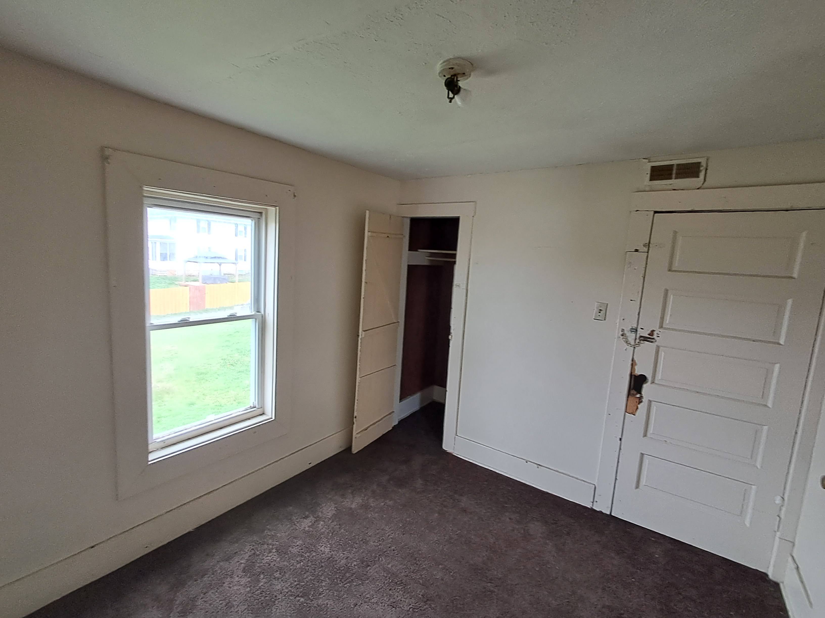 1708 Center St Moundsville WV 26041