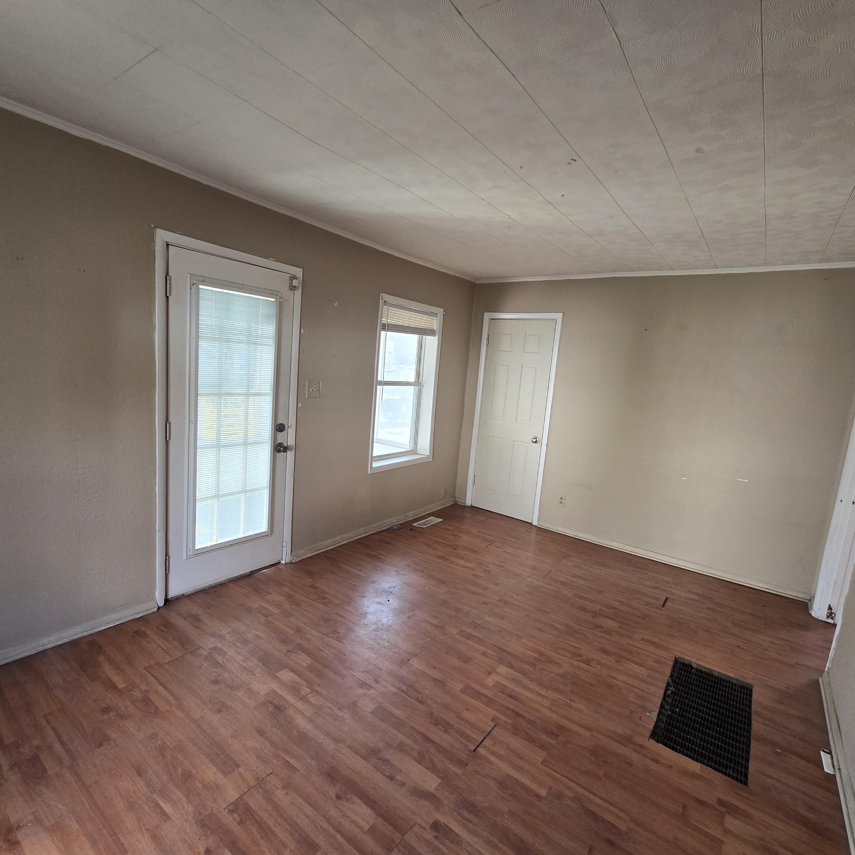 619 NE Rock Island Peoria IL 61603