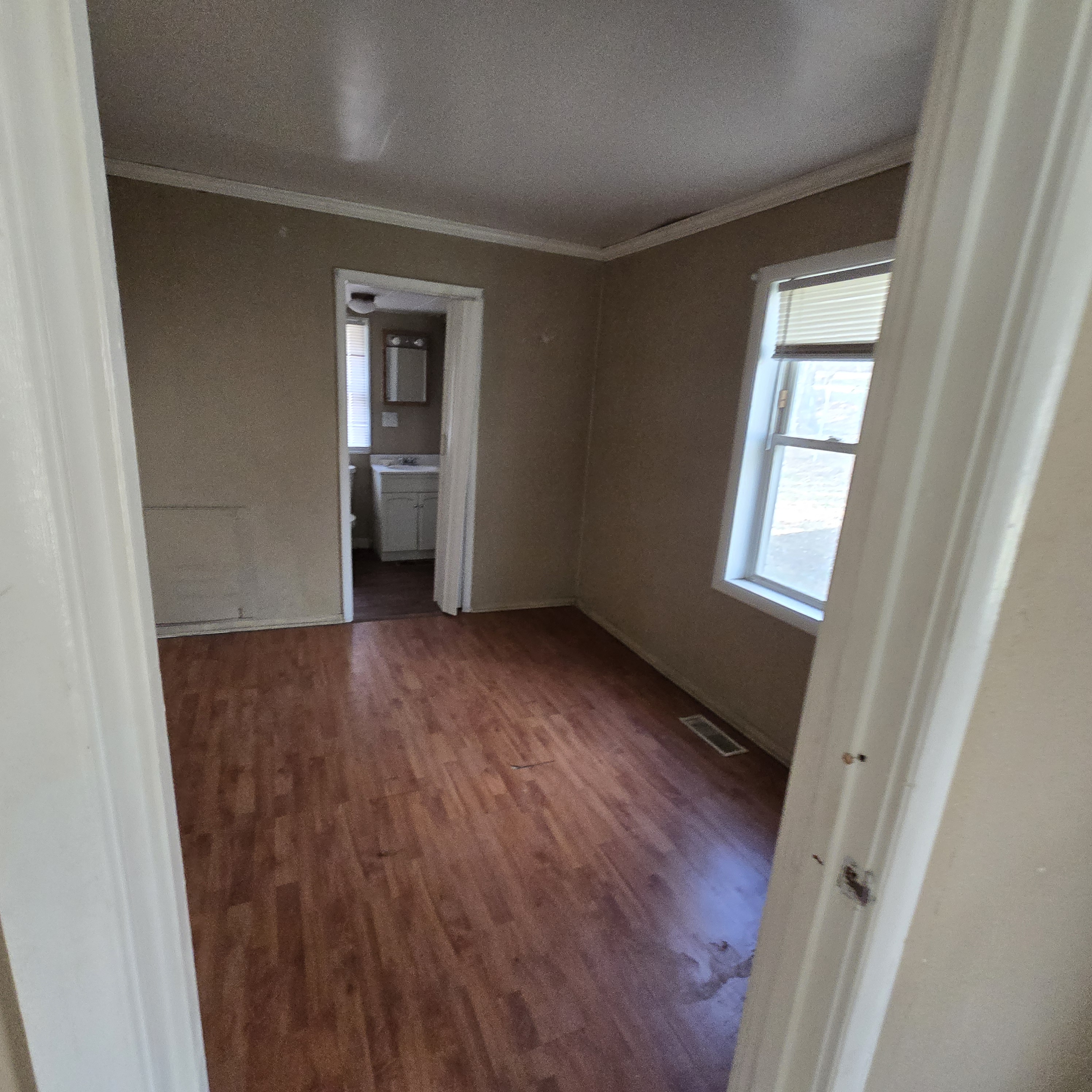 619 NE Rock Island Peoria IL 61603