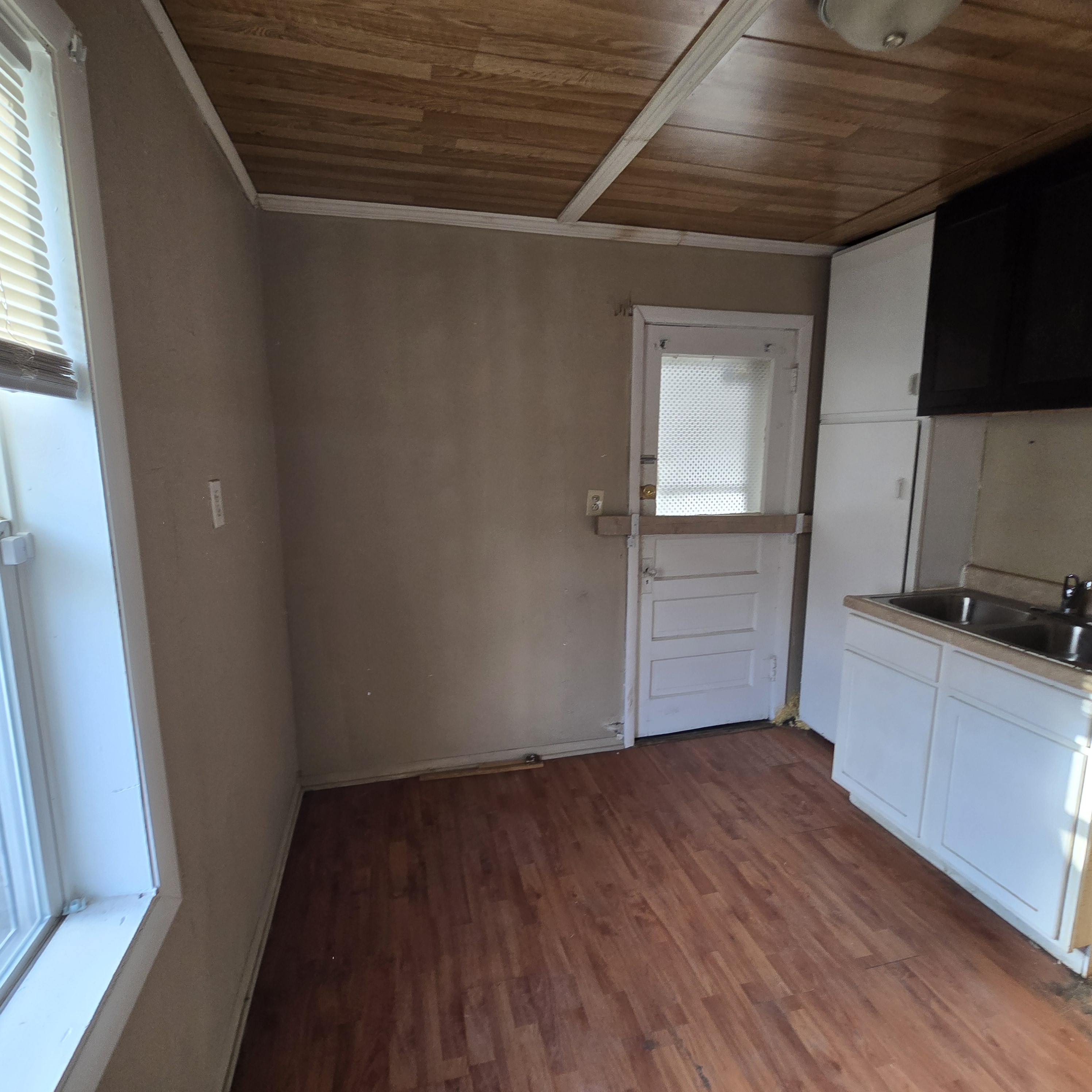 619 NE Rock Island Peoria IL 61603