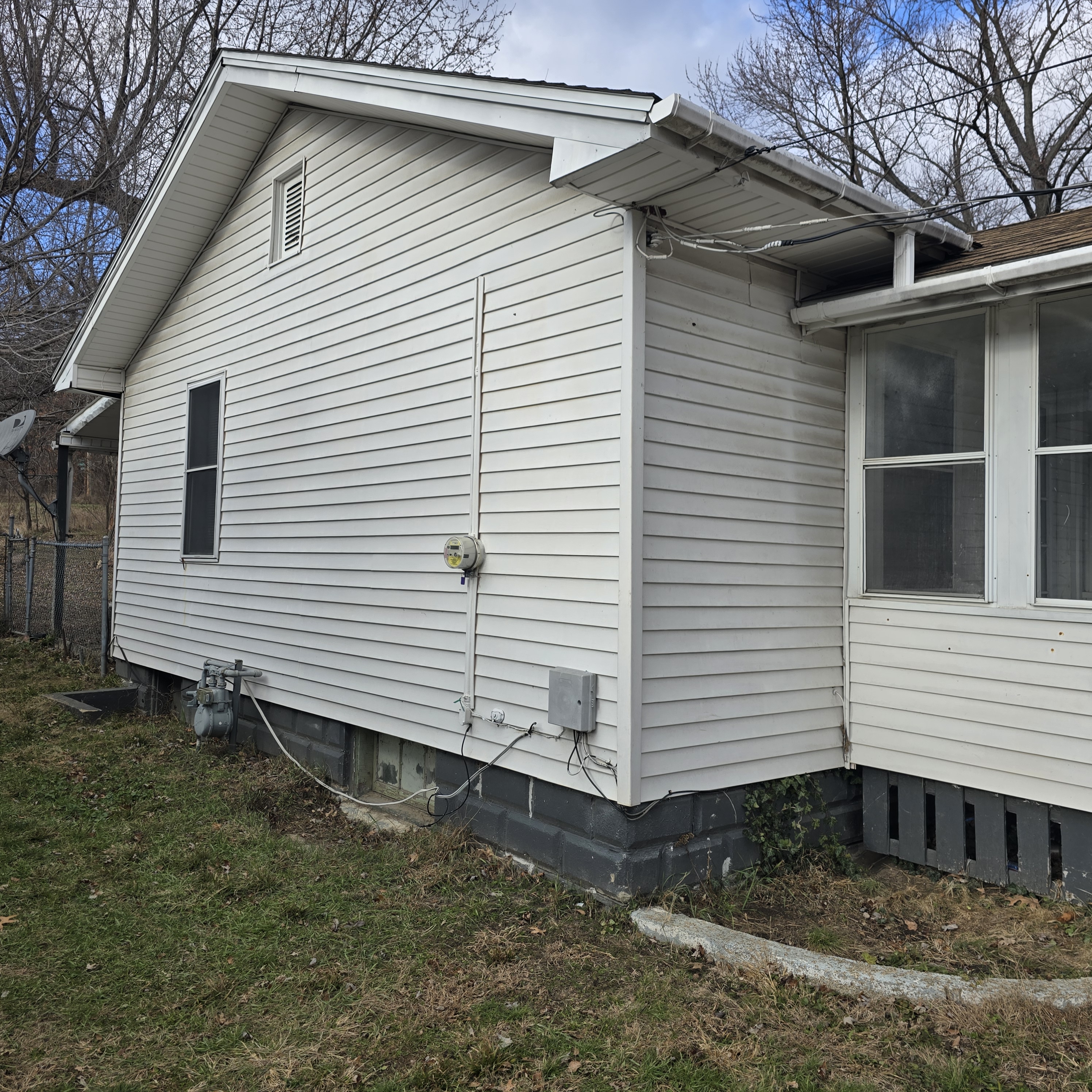 619 NE Rock Island Peoria IL 61603