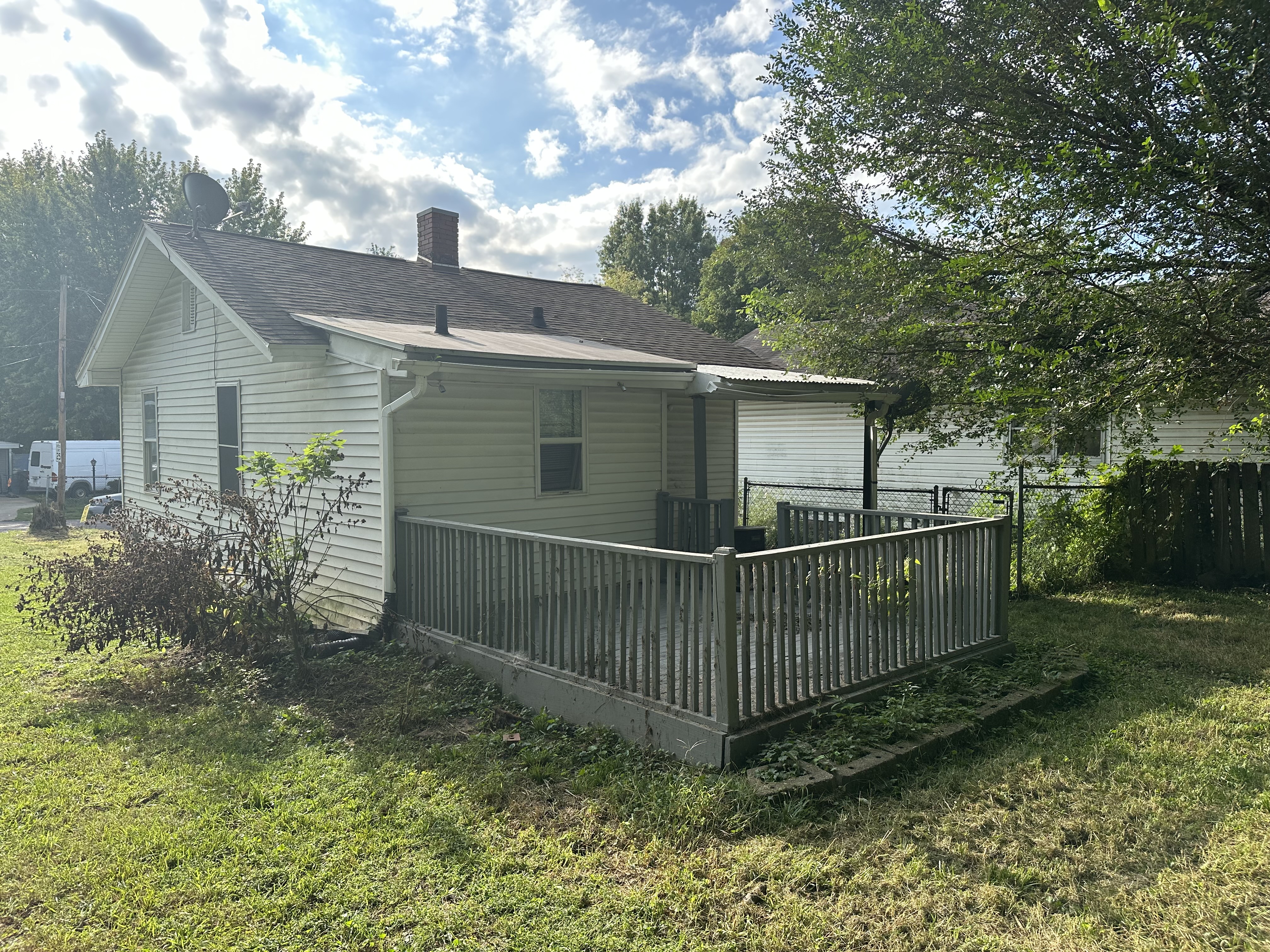 619 NE Rock Island Peoria IL 61603