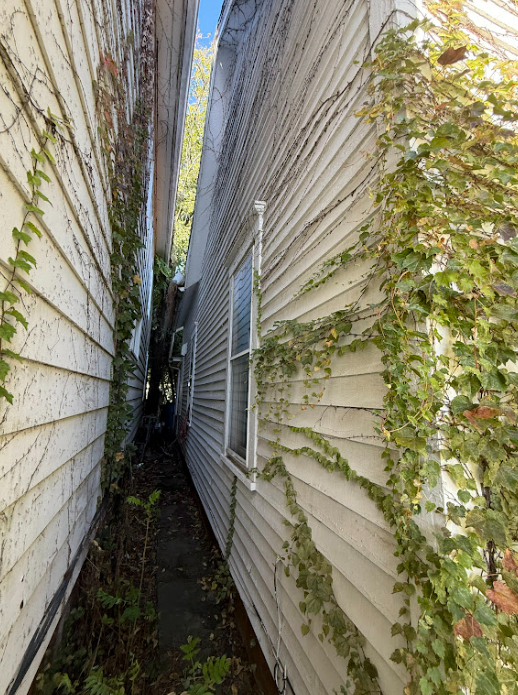 2831 Elm St Toledo OH 43608