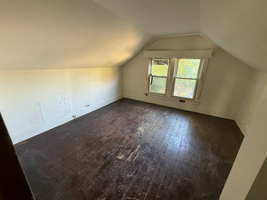 2831 Elm St Toledo OH 43608