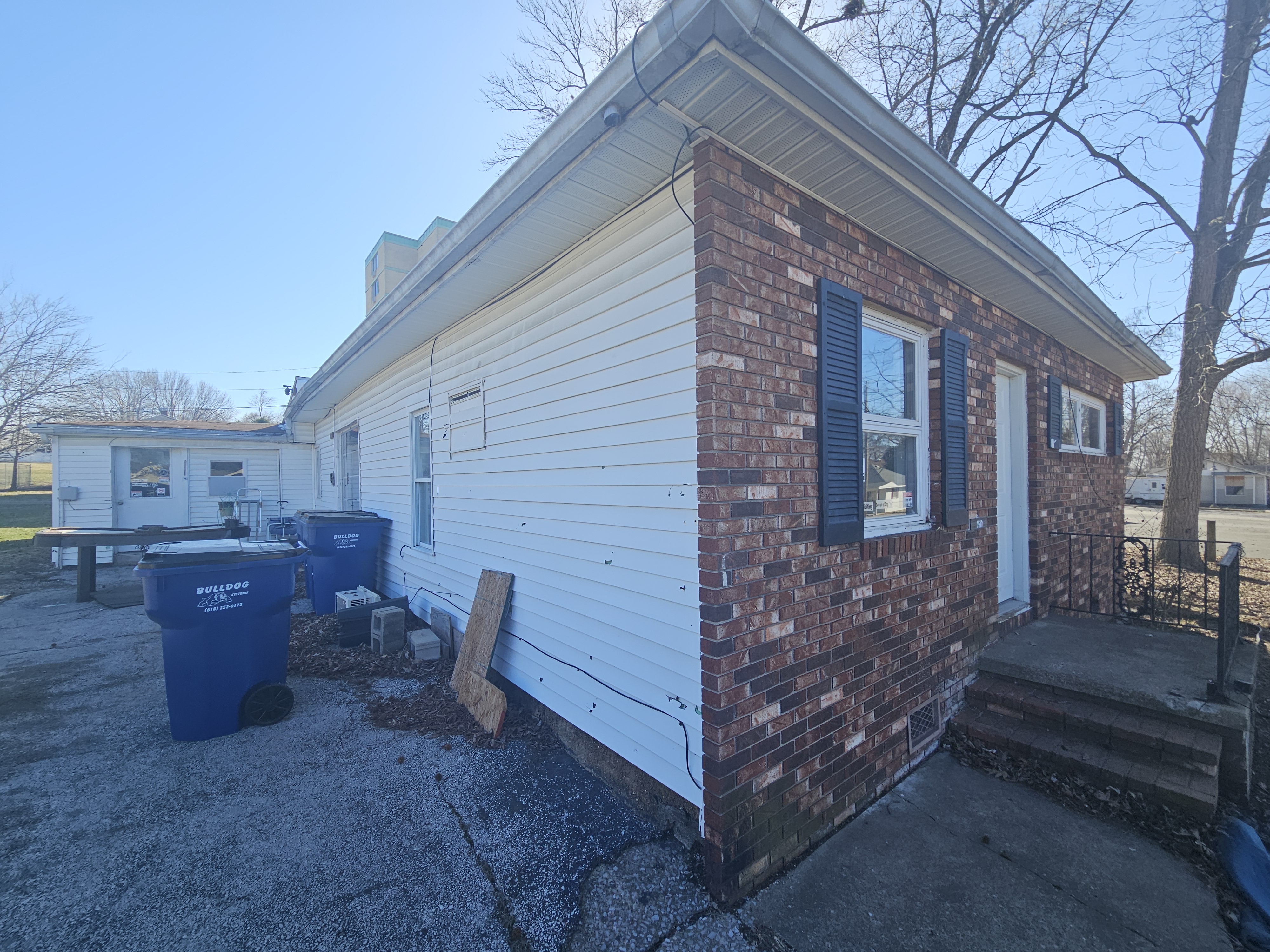 1410 E Poplar St West Frankfort IL 62896