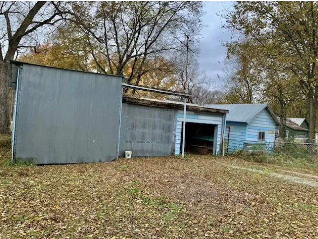 109 S Independence Ave Dearing KS 67340