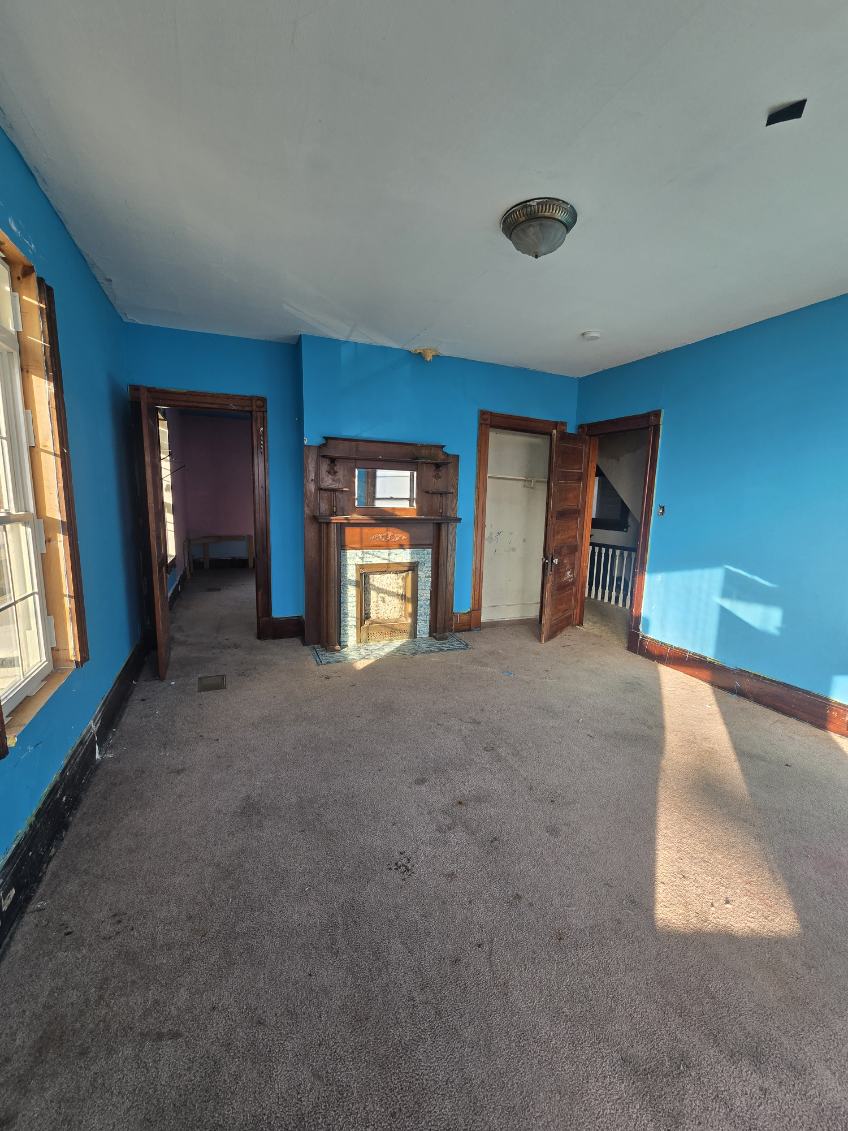 17 7th St Wheeling WV 26003