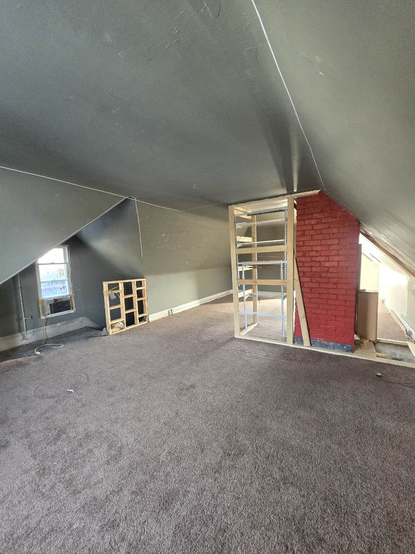 17 7th St Wheeling WV 26003