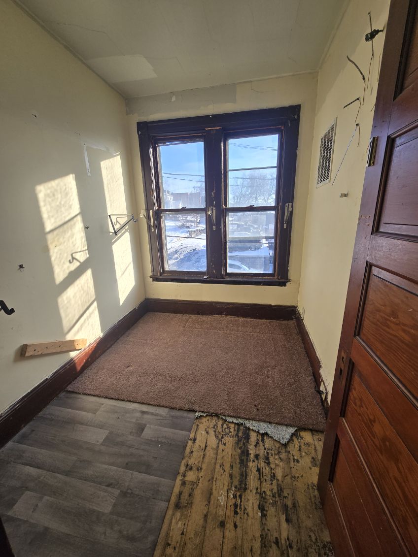 17 7th St Wheeling WV 26003