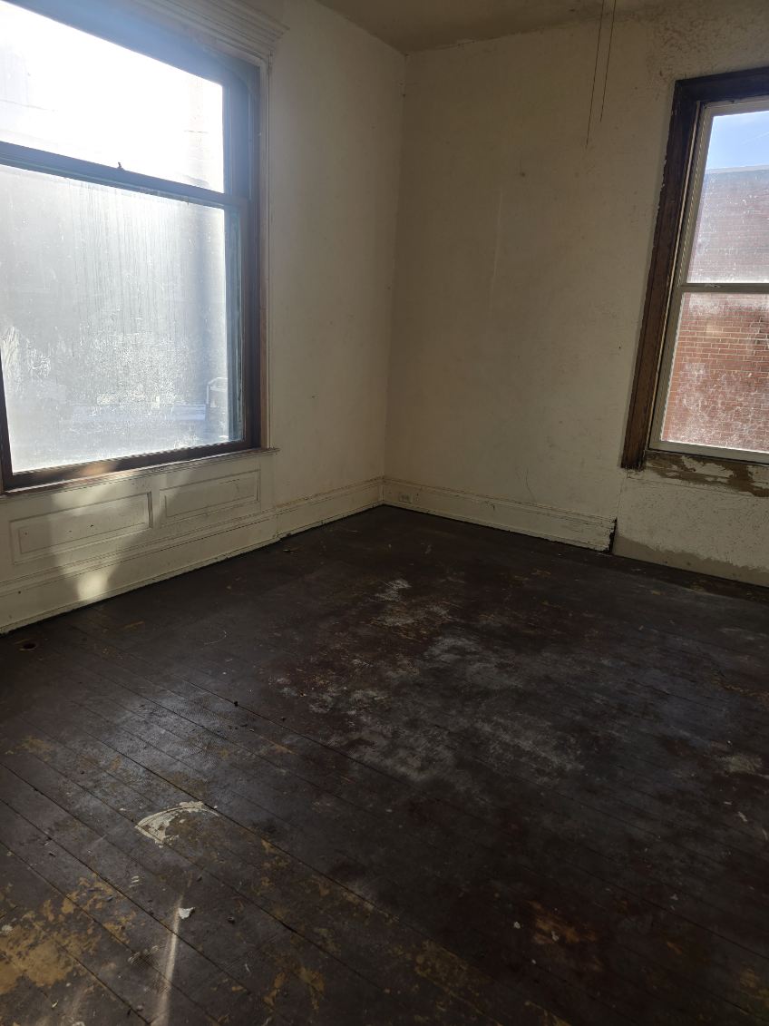 17 7th St Wheeling WV 26003