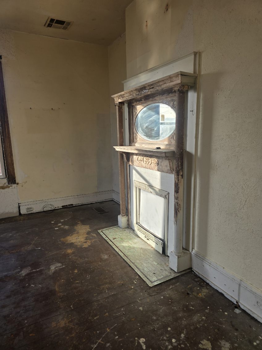 17 7th St Wheeling WV 26003