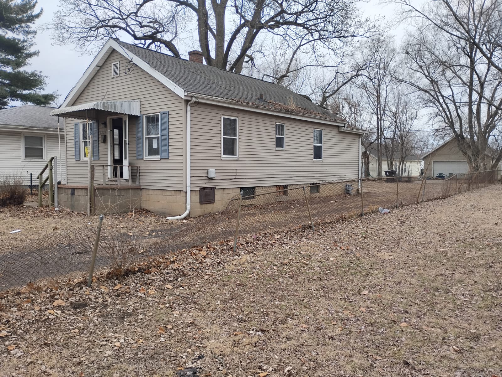 1825 S Kneer Ave Peoria IL 61605