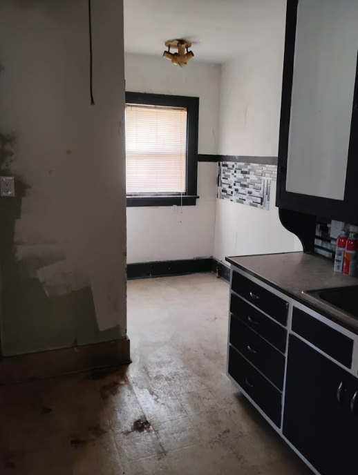 2214 N Linsley Ave Peoria IL 61604