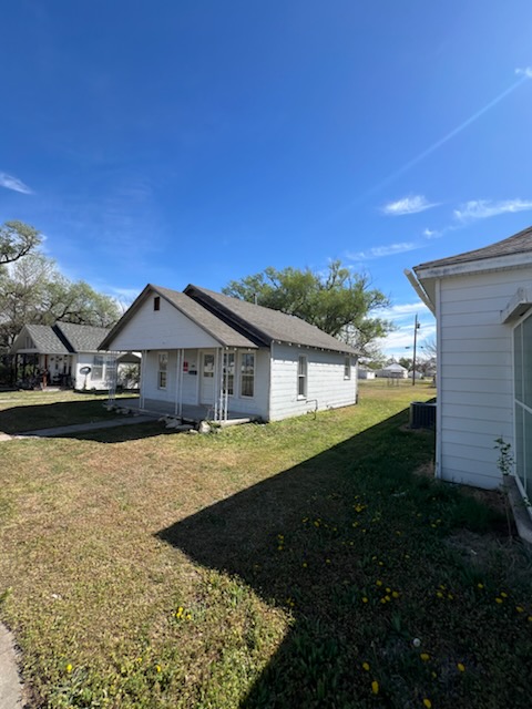 205 S Kansas St, Plainville, KS 67663