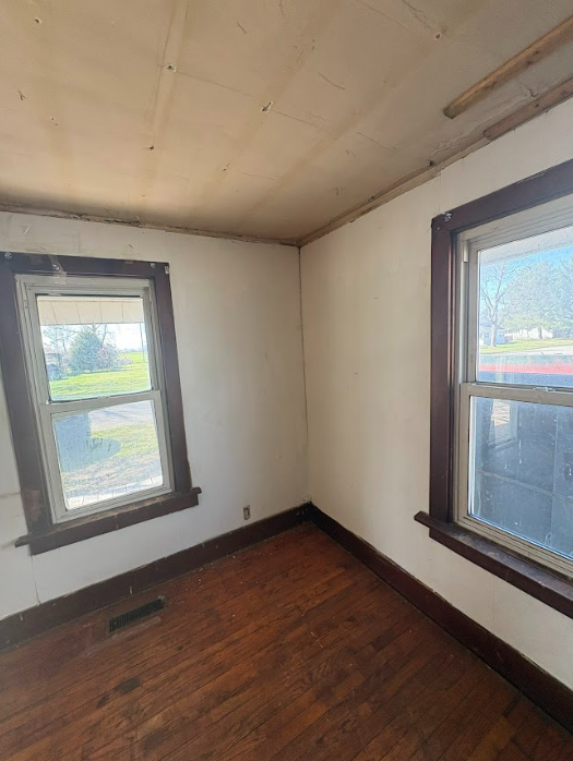 220 S Main St Griffin IN 47616