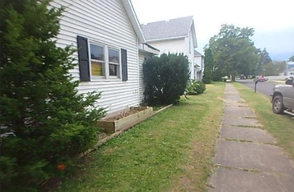 521 W Franklin St Hartford City IN 47348