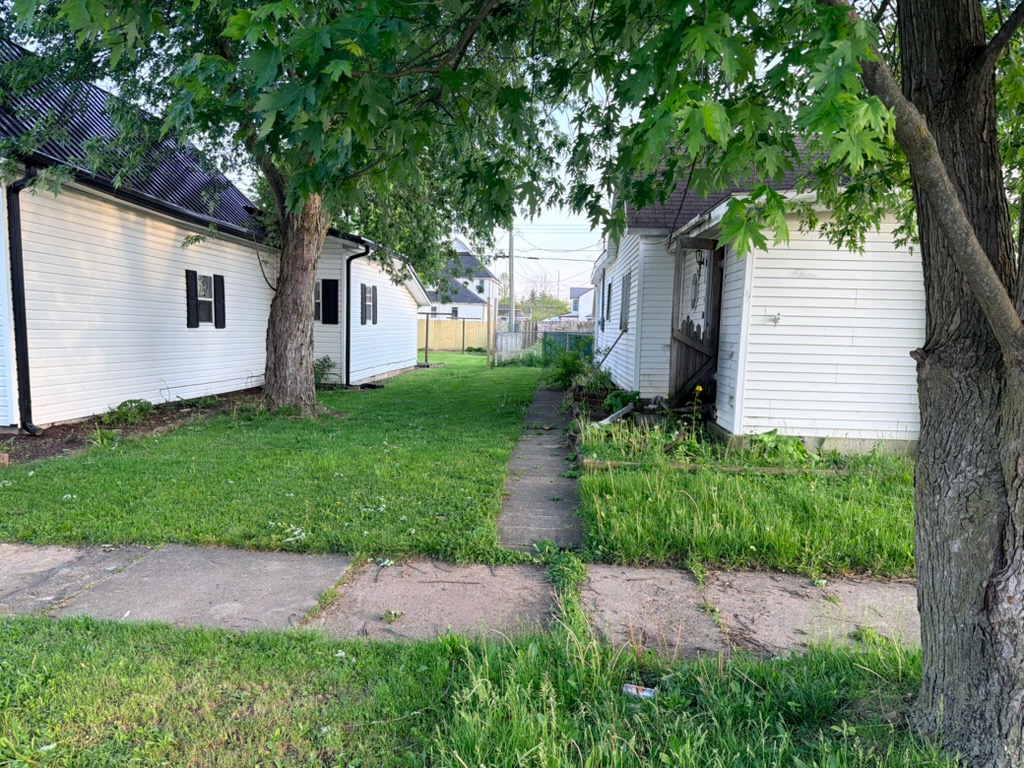 521 W Franklin St Hartford City IN 47348