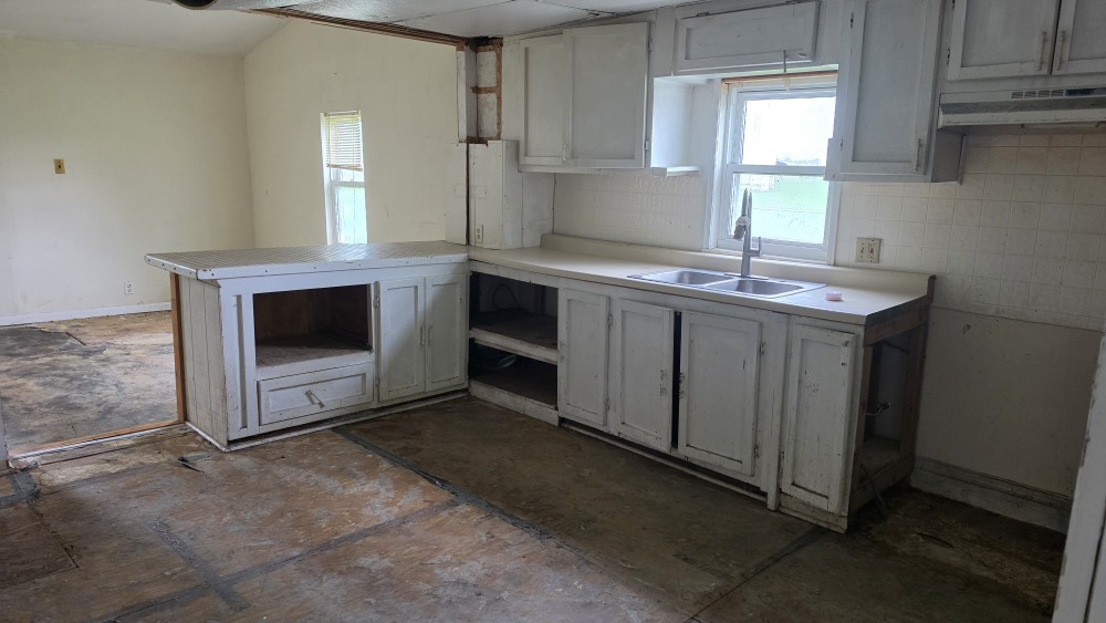 244 S Mann Ave Albany IN 473209