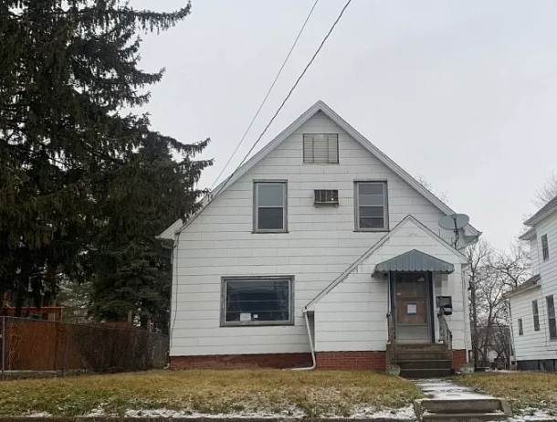 223 W Locust St Canton IL 61520