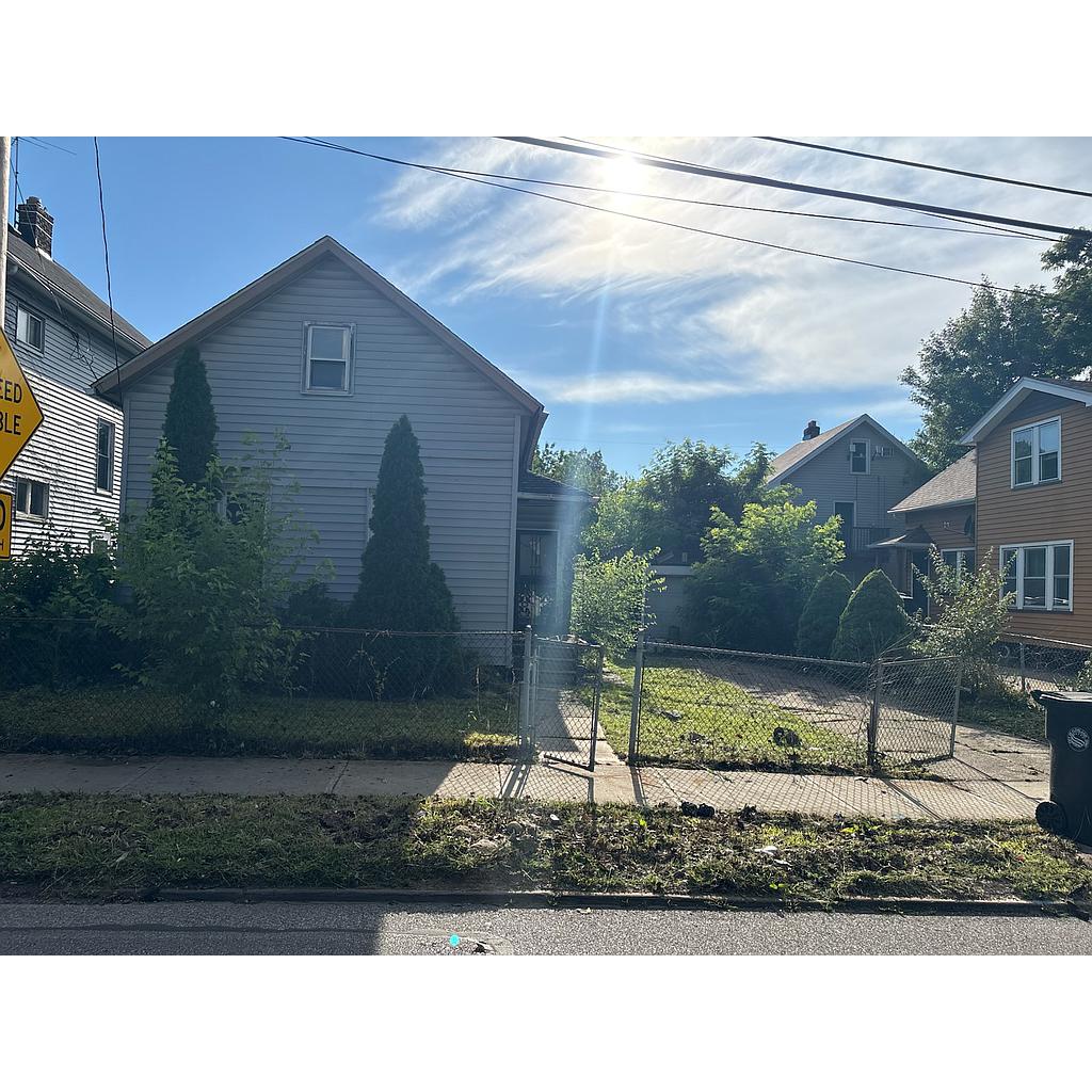 3598 E 75th St Cleveland OH 44105