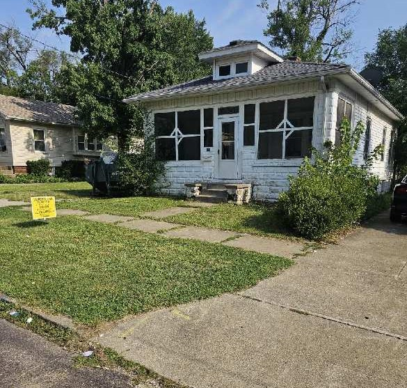 908 W Macqueen Ave, Peoria, IL 61604