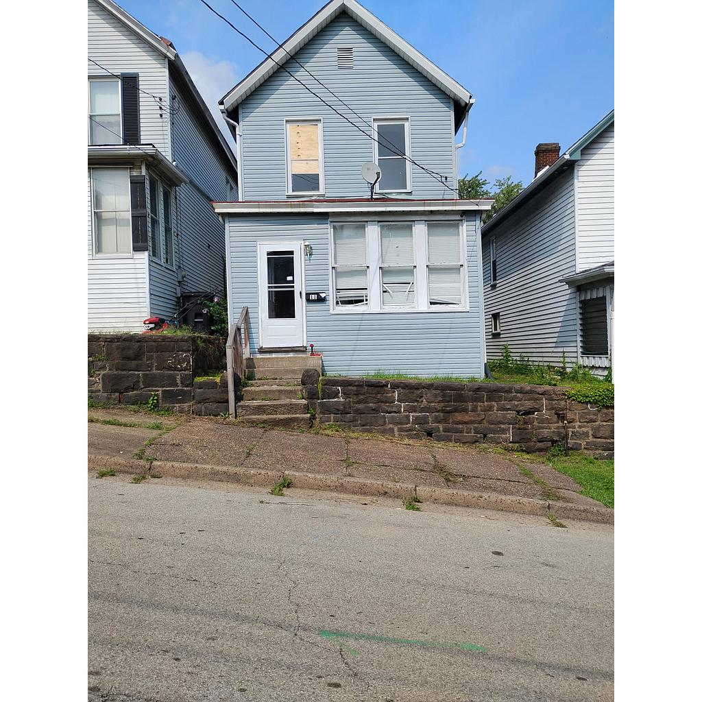 11 E Gaskill Ave Jeannette, PA 15644