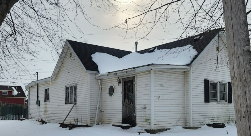 521 W Franklin St Hartford City IN 47348