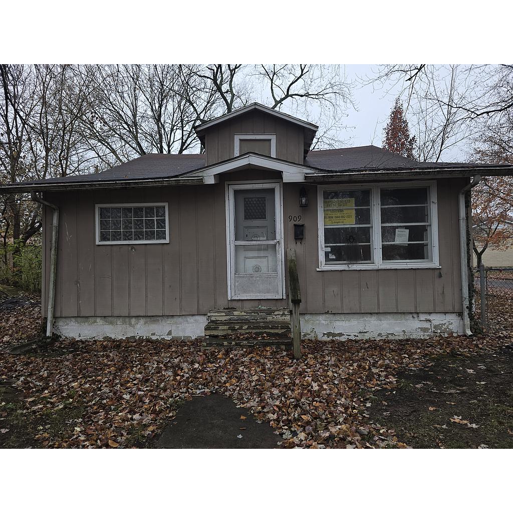 909 Fairland Street Benton IL 62812